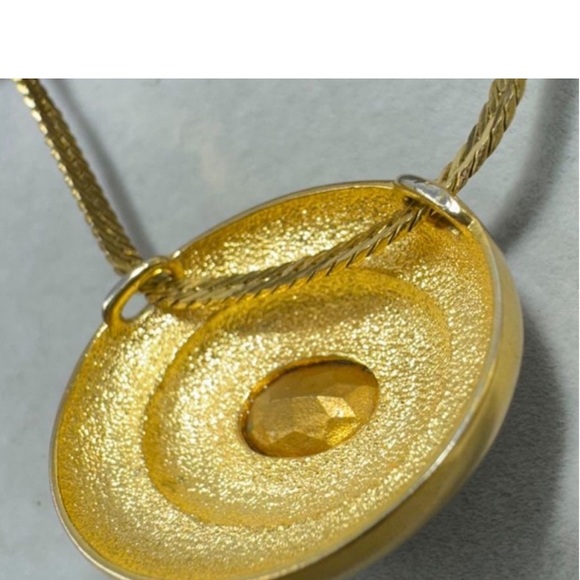 Givenchy Vintage Gold Necklace
$329 $450
Size: OS - Picture 7 of 12